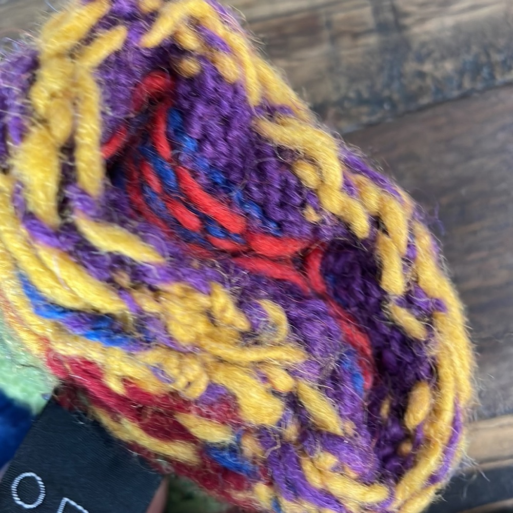 100% wool mitts made in Nepal. Handmade. - Picture 13 of 13